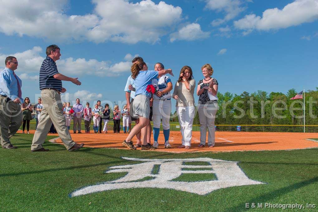 Softball Seniors 053.jpg